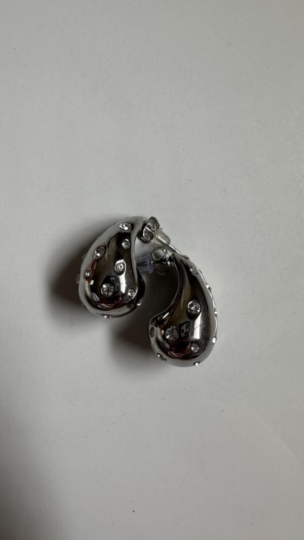 rhina studs