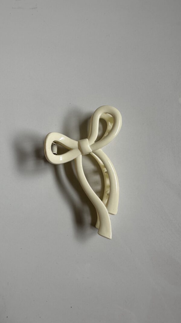 coquette hair clip (medium)